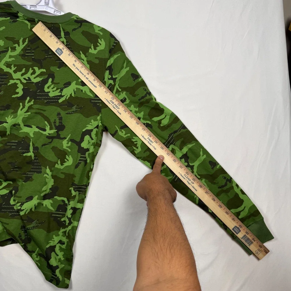 Nike University of Georgia Bulldogs Camo Long Sleeve Tee Green Mens Large